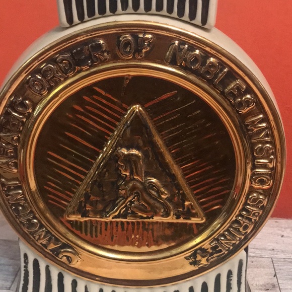 FREEMASONS DECANTER SHRINE AAONMS OLD MR BOSTON KENTUCKY BOURBON 1976 - Picture 2 of 5